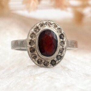 Natural Oval Garnet Tapered Shank 925 Sterling Silver Vintage Ring - sz 4.75